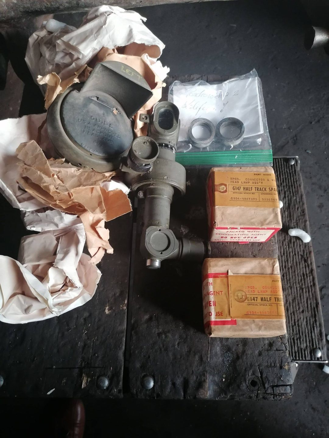 Oryginalna lampa oraz celownik niszczyciela czołgów M36 Jackson przekazane przez Pana Adama