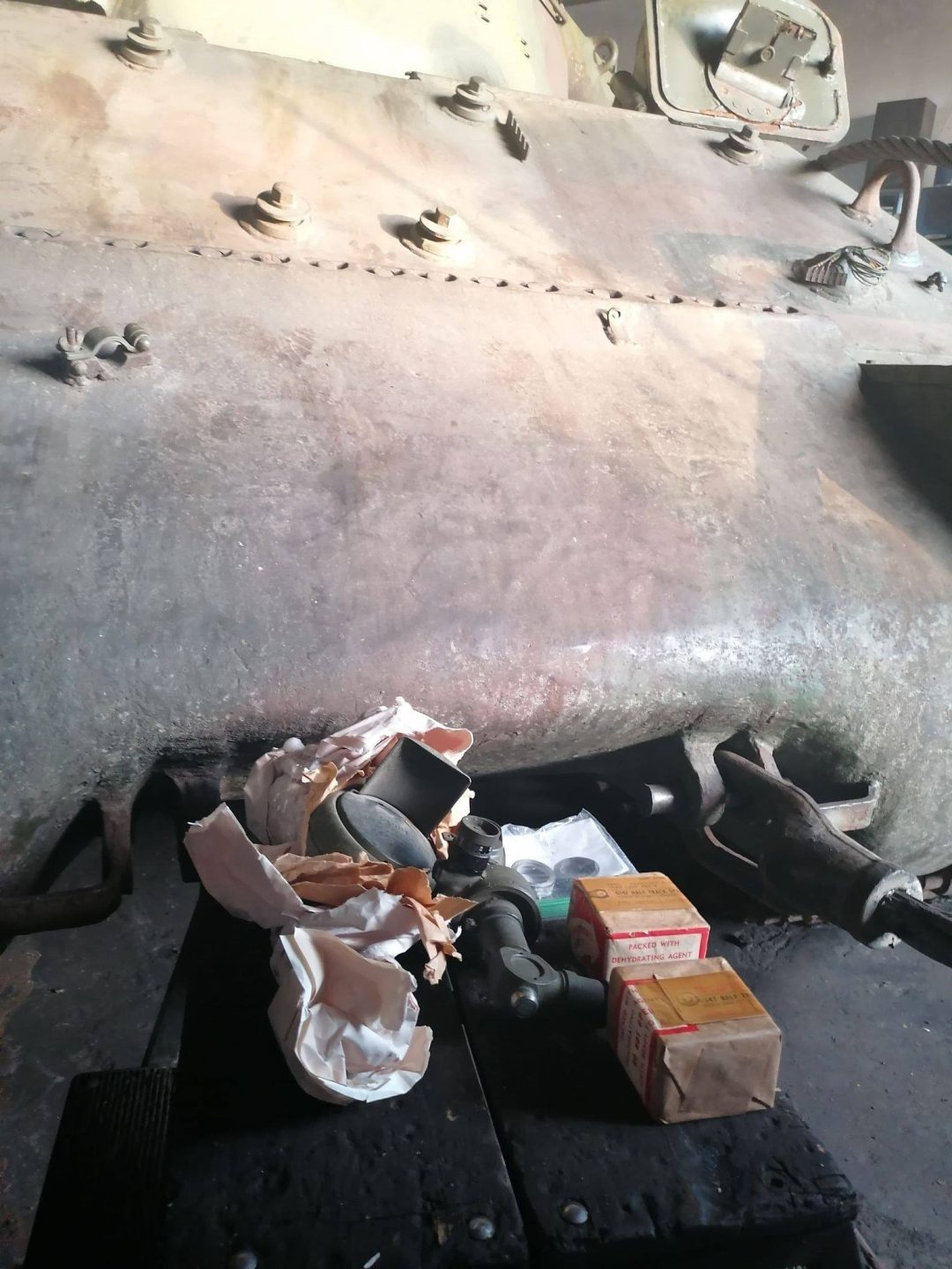 Oryginalna lampa oraz celownik niszczyciela czołgów M36 Jackson przekazane przez Pana Adama